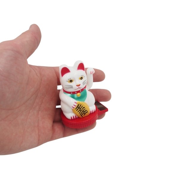 Saulės energija veikianti sėkmės katė „Maneki Neko“ 2
