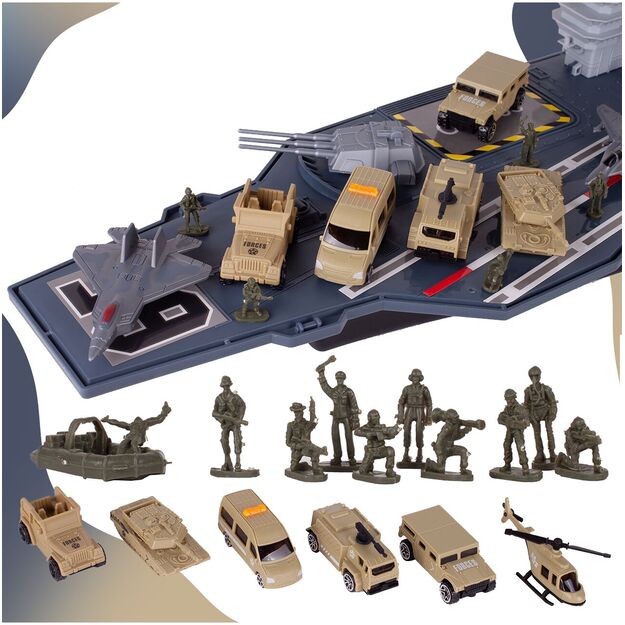 Didelis karinis laivas su lėktuvais ir automobiliais 4