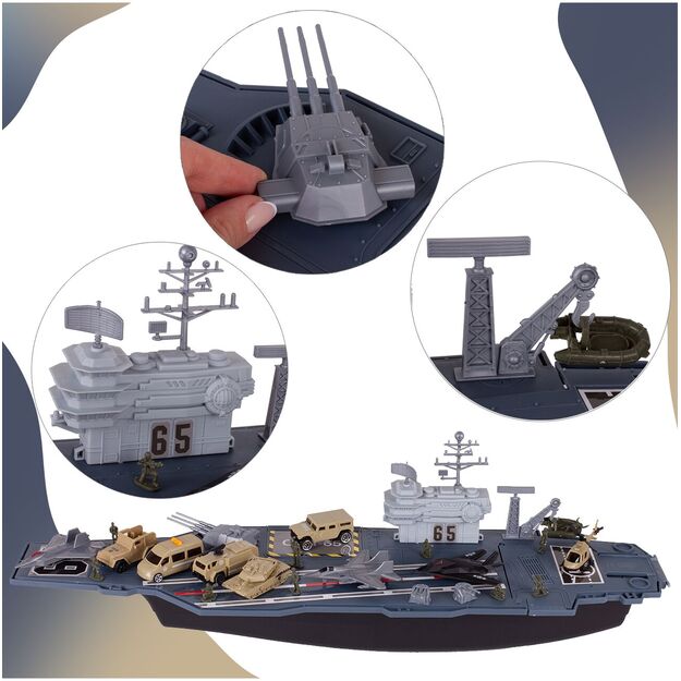 Didelis karinis laivas su lėktuvais ir automobiliais 5