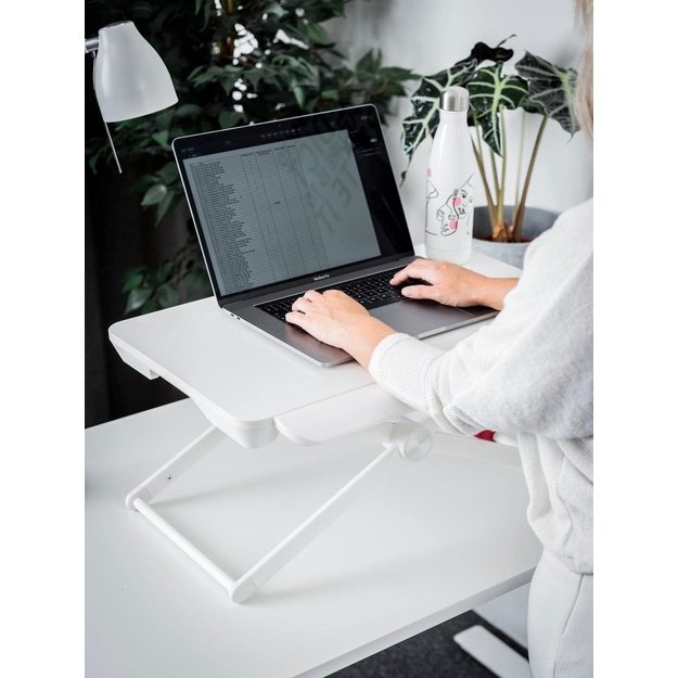 Reguliuojamas ne&scaron;iojamas stalo paauk&scaron;tinimas darbui stovint 2