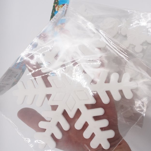 Kalėdinė lango dekoracija 1