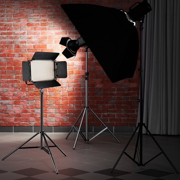 LED panelinė lempa su trikoju 600 pro KIT 1