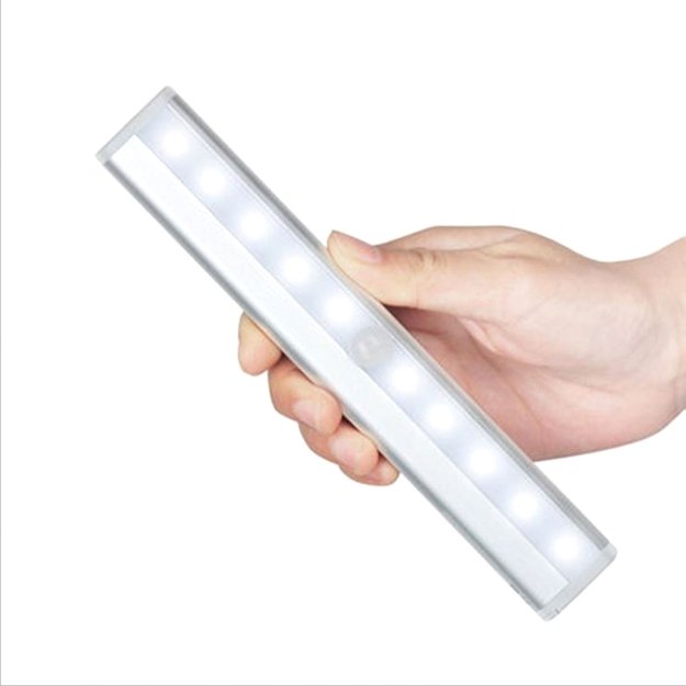 LED lempa su judesio jutikliu 4