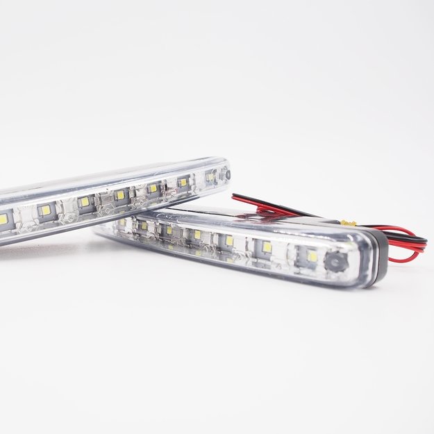 LED dienos žibintai automobiliui